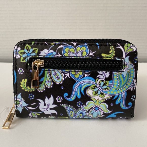 🌿2/$20 Elegant Multi-Colored Floral Wallet – Chic & Functional - Picture 2 of 3